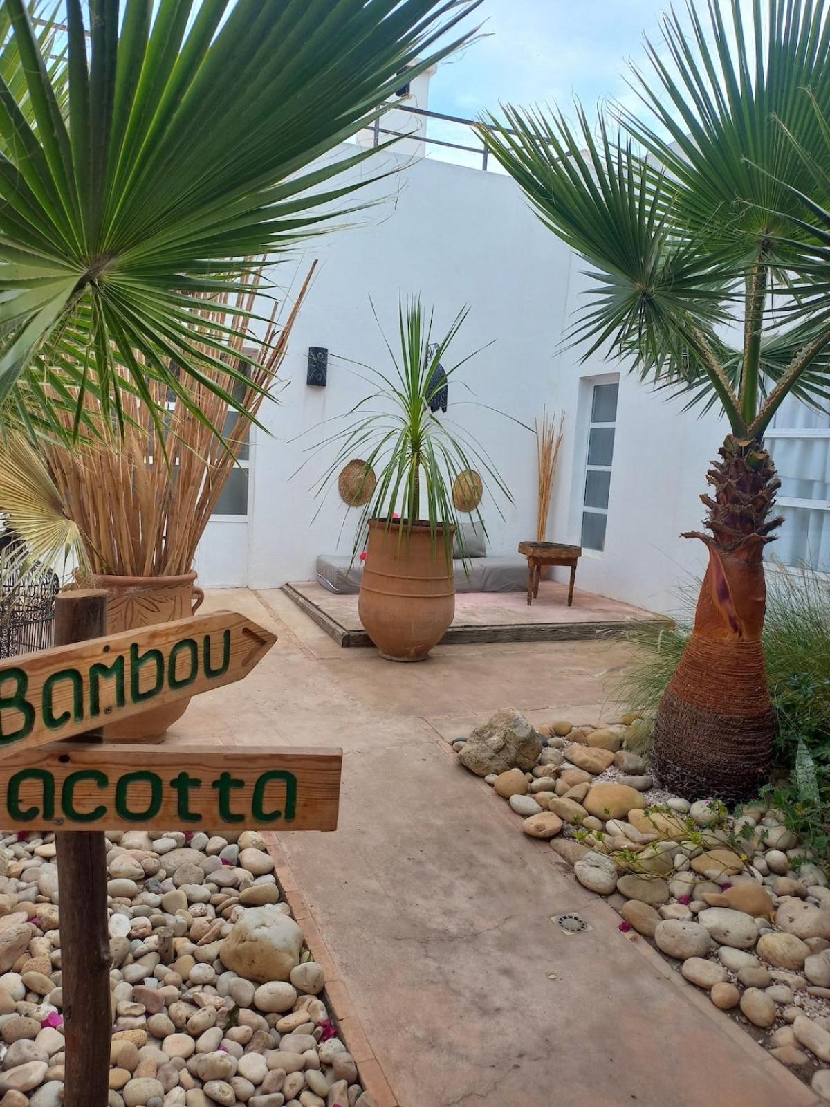 Les Jardins De Silona, Piscine Chauffee Hotel Есувейра Екстериор снимка